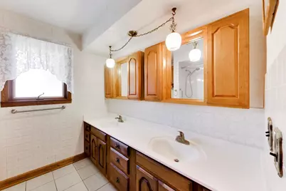 704 W Lonnquist Boulevard, Mount Prospect, IL 60056 - Photo 25