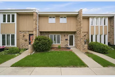 20 Ottawa Court, Justice, IL 60458 - Photo 1