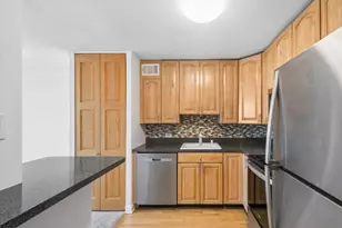 1030 N State St, Chicago, IL 60610 - Photo 7