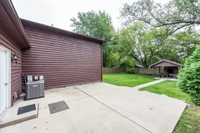 10395 W Illinois Avenue, Beach Park, IL 60099 - Photo 25