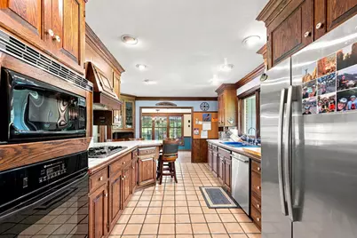 30W030 Schick Road, Bartlett, IL 60103 - Photo 5
