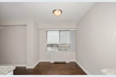6833 N Kedzie Avenue #914, Chicago, IL 60645 - Photo 9