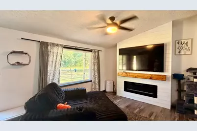 1001 Medlin Road, Centralia, IL 62801 - Photo 7