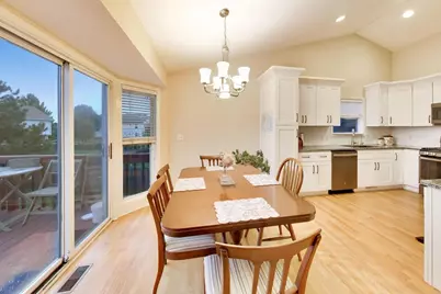597 Turnbury Court W, Dekalb, IL 60115 - Photo 9