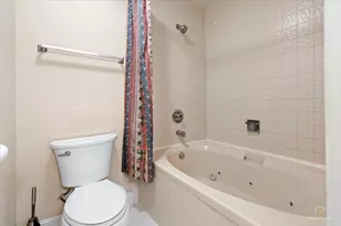27 Sarahs Grove Ln, Schaumburg, IL 60193 - Photo 23