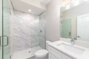 349 E 43rd St, Chicago, IL 60653 - Photo 17
