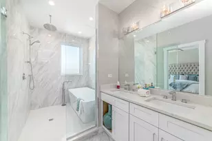 349 E 43rd St, Chicago, IL 60653 - Photo 5