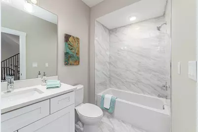 349 E 43rd Street, Chicago, IL 60653 - Photo 7