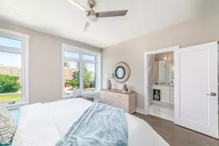 349 E 43rd St, Chicago, IL 60653 - Photo 3