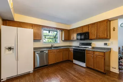 1898 McRae Lane, Mundelein, IL 60060 - Photo 9