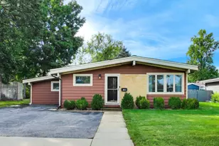 15 E Jeffery Ave, Wheeling, IL 60090 - Photo 1