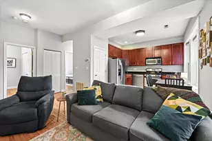 2920 W Berteau Ave, Chicago, IL 60618 - Photo 5