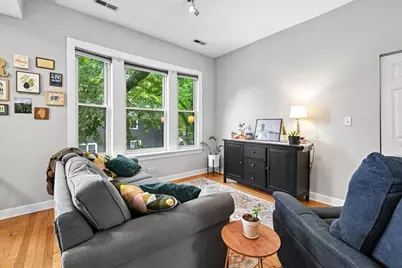 2920 W Berteau Avenue #2, Chicago, IL 60618 - Photo 7