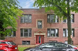 2920 W Berteau Ave, Chicago, IL 60618 - Photo 1