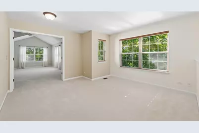415 Shadow Creek Drive, Vernon Hills, IL 60061 - Photo 7