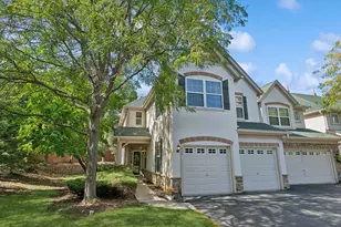 415 Shadow Creek Dr, Vernon Hills, IL 60061 - Photo 1
