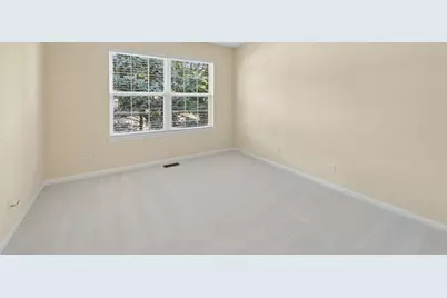 415 Shadow Creek Drive, Vernon Hills, IL 60061 - Photo 11