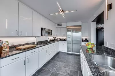 1720 Maple Avenue #1310, Evanston, IL 60201 - Photo 15