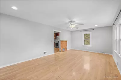 279 S Aldine Street, Elgin, IL 60123 - Photo 11