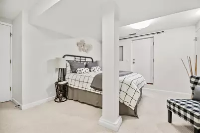 847 W Roscoe Street #1, Chicago, IL 60657 - Photo 15