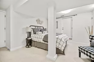 847 W Roscoe St, Chicago, IL 60657 - Photo 15