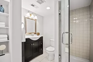 847 W Roscoe St, Chicago, IL 60657 - Photo 17