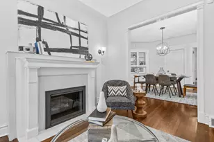 847 W Roscoe St, Chicago, IL 60657 - Photo 3