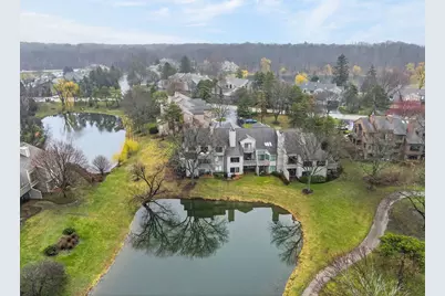 962 Shoreline Road #898, Lake Barrington, IL 60010 - Photo 3