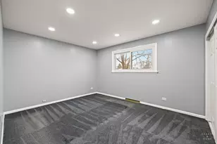 1923 E Pawnee Ln, Mount Prospect, IL 60056 - Photo 17
