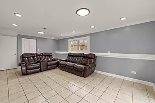 1923 E Pawnee Ln, Mount Prospect, IL 60056 - Photo 3