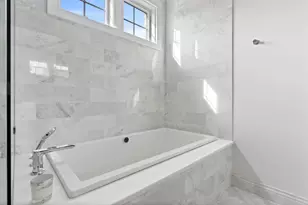 2057 N Oakley Ave, Chicago, IL 60647 - Photo 21