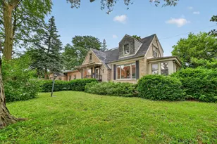 75 N 2nd Ave, Des Plaines, IL 60016 - Photo 1