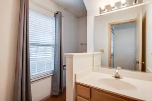 1216 Arapaho Ct, Naperville, IL 60540 - Photo 3