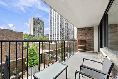 1555 N Sandburg Terrace #201, Chicago, IL 60610 - Photo 23