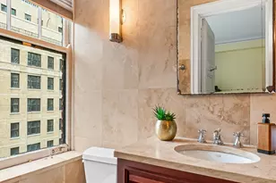 227 E Delaware Pl, Chicago, IL 60611 - Photo 27