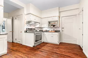 227 E Delaware Pl, Chicago, IL 60611 - Photo 15