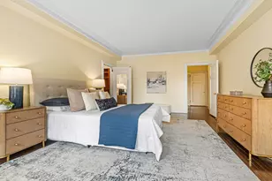 227 E Delaware Pl, Chicago, IL 60611 - Photo 25