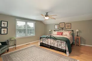 1196 Cedar Ln, Northbrook, IL 60062 - Photo 9