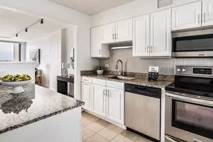 1636 N Wells St, Chicago, IL 60614 - Photo 9