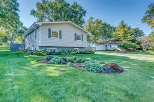 631 Smith Rd, Lisle, IL 60532 - Photo 3