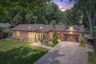 10 E Willow Rd, Prospect Heights, IL 60070 - Photo 1