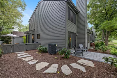 320 Oak Hill Road, Lake Barrington, IL 60010 - Photo 3