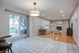 176 Adler Dr, Libertyville, IL 60048 - Photo 11