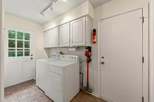 1245 Yorkshire Woods Ct, Wheaton, IL 60187 - Photo 11