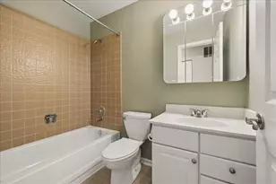 912 Stradford Cir, Buffalo Grove, IL 60089 - Photo 13
