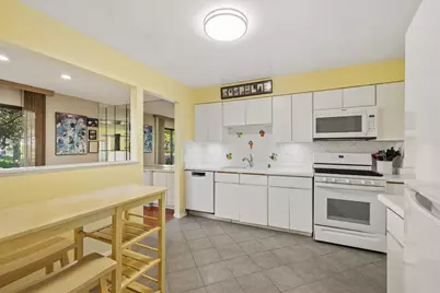 912 Stradford Circle #B, Buffalo Grove, IL 60089 - Photo 9