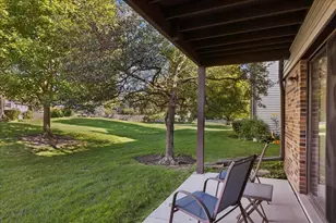 912 Stradford Cir, Buffalo Grove, IL 60089 - Photo 15