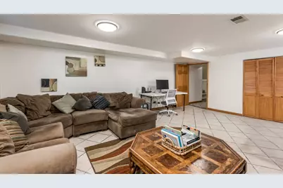 6542 N Kenneth Avenue, Lincolnwood, IL 60712 - Photo 19