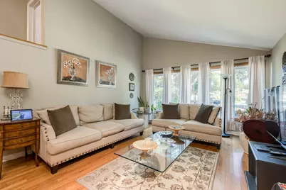 6542 N Kenneth Avenue, Lincolnwood, IL 60712 - Photo 5