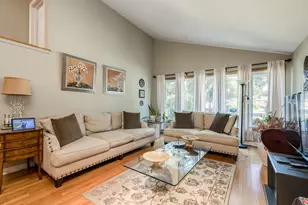 6542 N Kenneth Ave, Lincolnwood, IL 60712 - Photo 5
